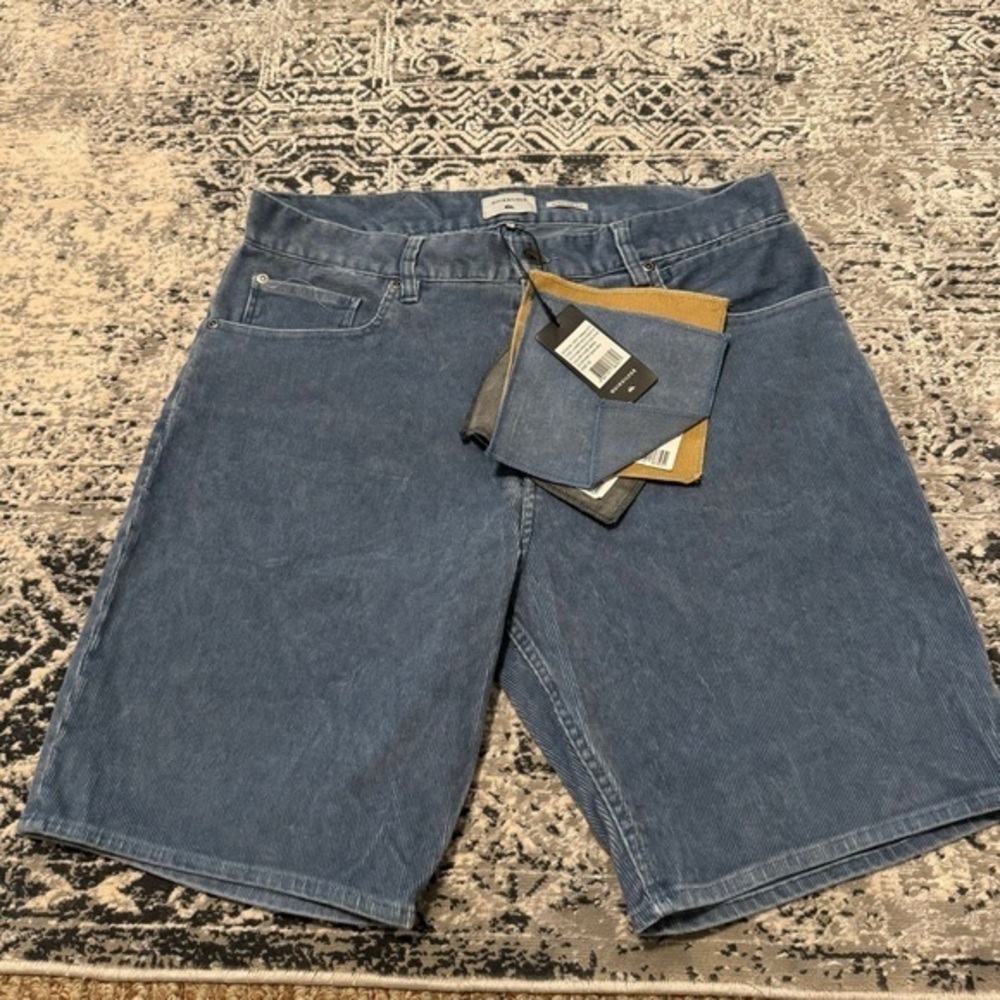 Quicksilver Corduroy Shorts Casual Size 32